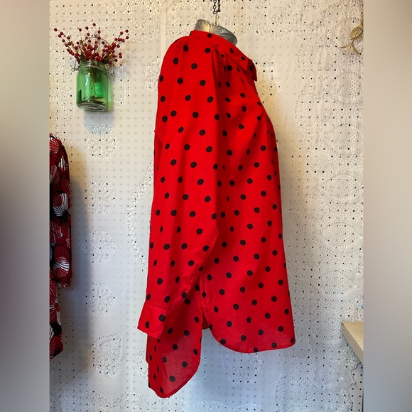Crown & Ivy Women’s 2X Curvy Red/Black Dots Blouse NWT Tunic Length Long Sleeves - Picture 5 of 10